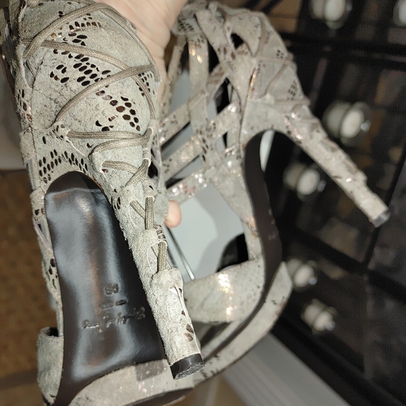 Elizabeth and James Stage Corset Gray/Gold Suede Heels 9B - Picture 10 of 11